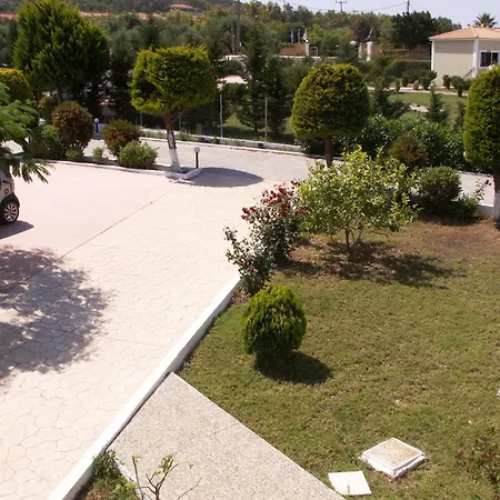 מלון דירות Kastro Beach Hotel